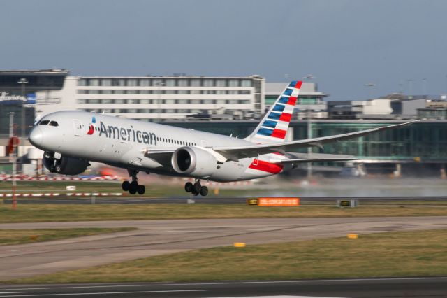Boeing 787-8 (N816AA) - AA735 departs for PHL