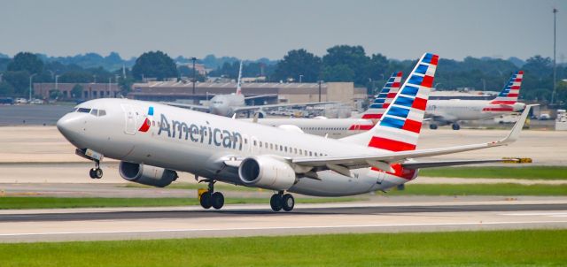 Boeing 737-800 (N866NN)