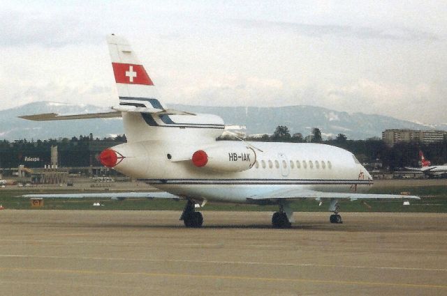 Dassault Falcon 900 (HB-IAK) - Seen here in Mar-90.br /br /Exported to Mexico 13-Jan-92 as XA-RGB,br /then reregistered N999EH 20-Jul-04.