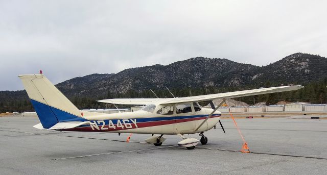 Cessna Skyhawk (N2446Y)