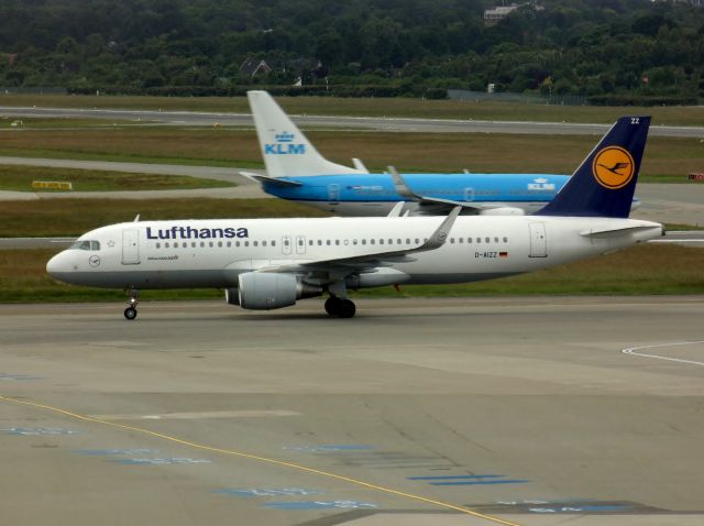 Airbus A320 (D-AIZZ)