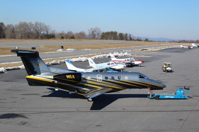 Embraer Phenom 300 (N6A)