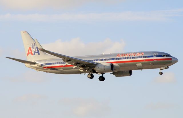 Boeing 737-800 (N901NN)