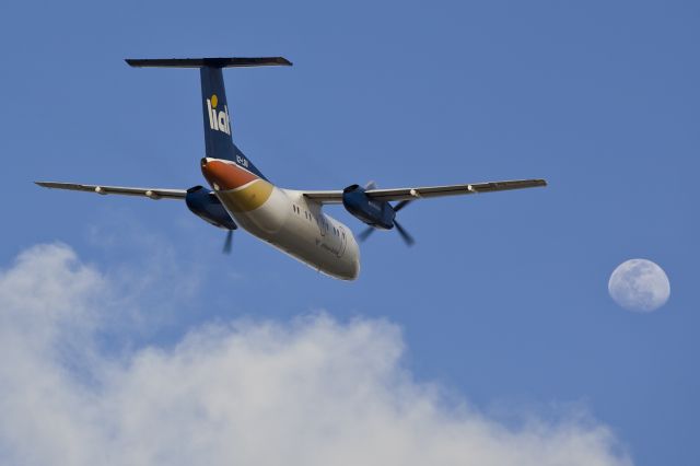 de Havilland Dash 8-300 (V2-LDU)