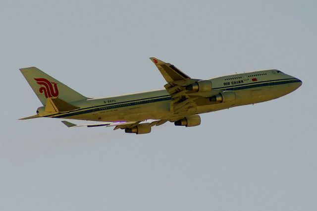 Boeing 747-400 (B-2470)