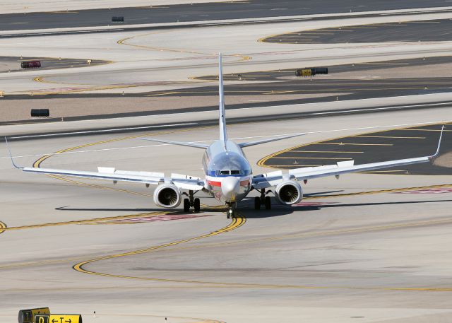 Boeing 737-800 (N921NN)