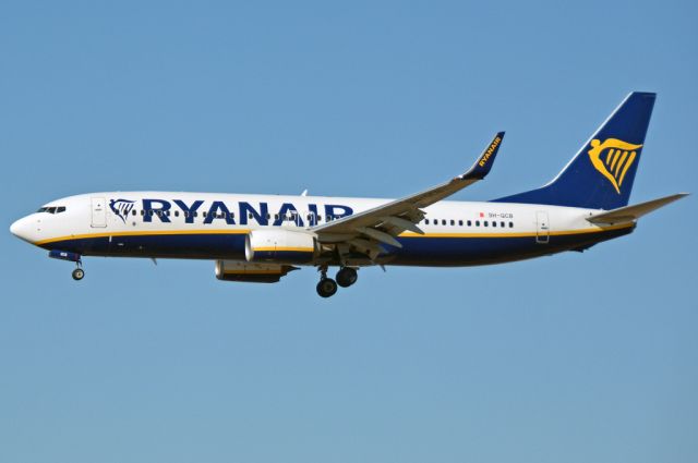 Boeing 737-800 (9H-QCB) - Operate by Malta Air MAY