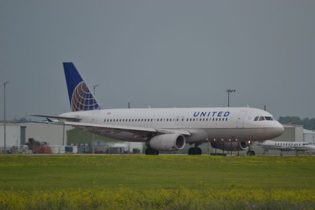 Airbus A320 (N417UA) - 6-10-2012