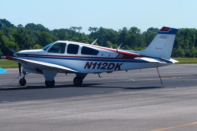 Beechcraft Bonanza (33) (N112DK)