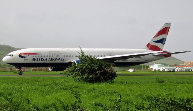 Boeing 777-200 (G-YMMR)
