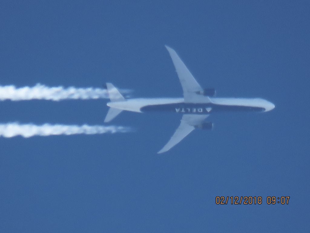 BOEING 767-400 (N835MH)