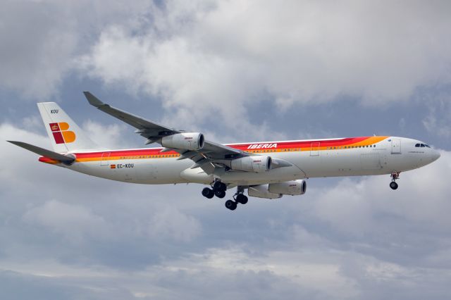 Airbus A340-300 (EC-KOU) - La Dama de Elche