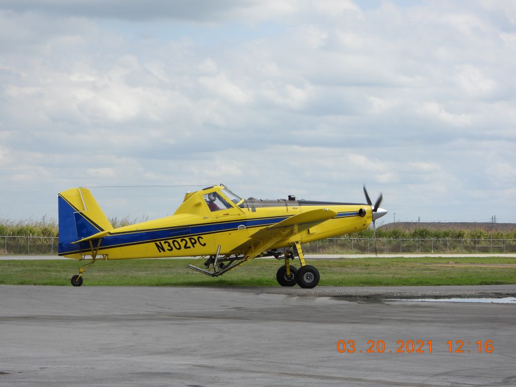 Canadair Challenger (N302PC) - Caught this one coming in as I swung into Roma Air Corporation in Glade Florida.