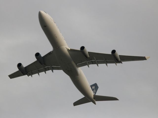 Airbus A340-300 (D-AIGV) - Lufthansa, Climbing out over Levi Stadium and Santa Clara(CA)Convention Center. San Jose International (SJC) to Frankfurt, Germany (FRA)  01-06-2017