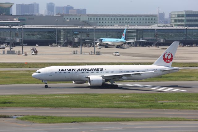 Boeing 777-200 (JA706J)