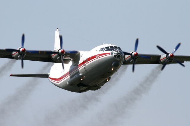 Antonov An-12 (UR-CGW)