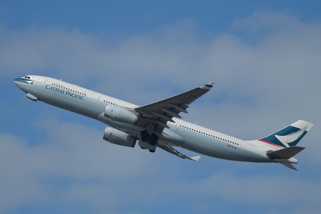 Airbus A330-300 (B-LAX)