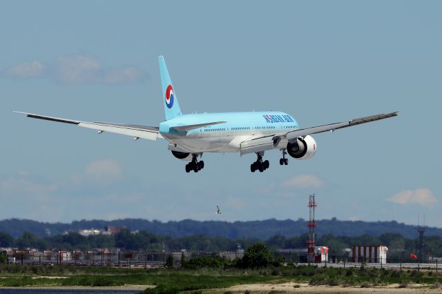 BOEING 777-300 (HL7782) - 'Koreanair 9089' from Seoul, South Korea landing on 4R