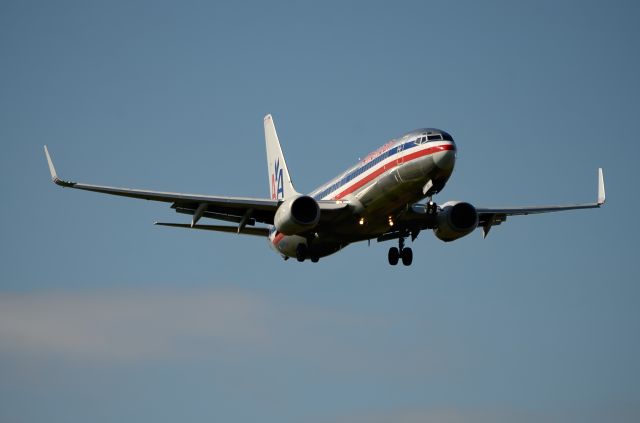 Boeing 737-800 (N942AN)