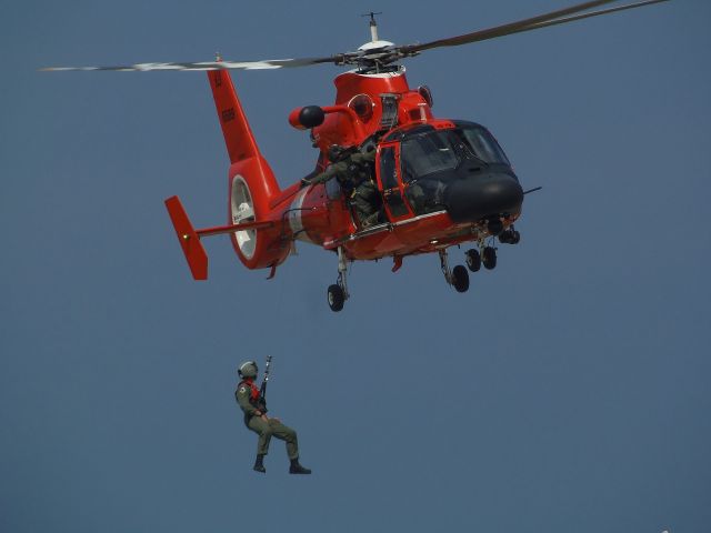 USCG6589 — - 6589 performs at the Cleveland Air Show Sept 1st 2014/GC