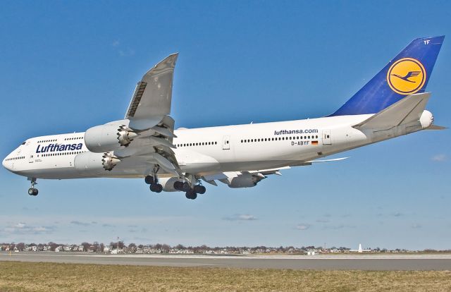 BOEING 747-8 (D-ABYF) - over the numbers 33L arrival from Frankfurt as LH422