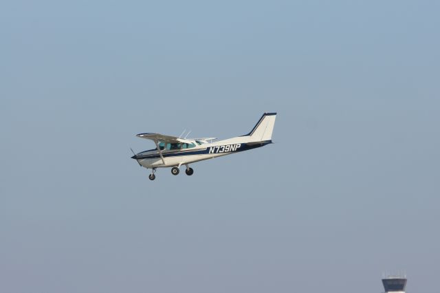 Cessna Skyhawk (N739NP)