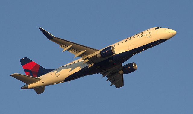 Embraer 175 (N281SY)