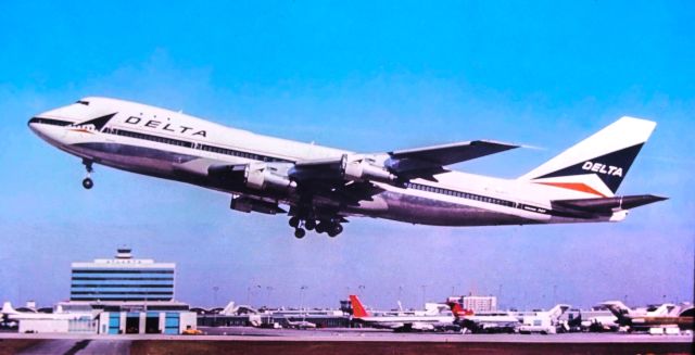 BOEING 747-100 (N9898) - 1974