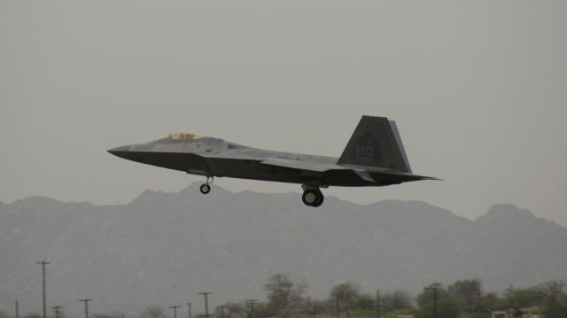 Lockheed F-22 Raptor —