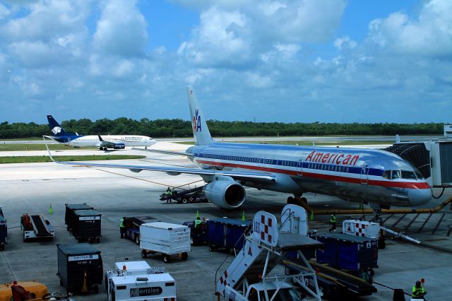 Boeing 757-200 (N675AN)