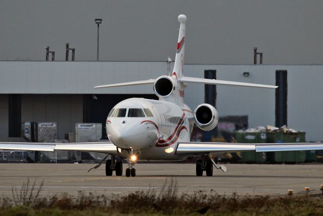 Dassault Falcon 7X (PH-AJX) - FIRST DUTCH REGISTRATED FALCON 7X. WE ARE A SMALL COUNTRY.  VISIT: http://www.mst-aviation.nl/viewtopic.php?f=22&t=20176