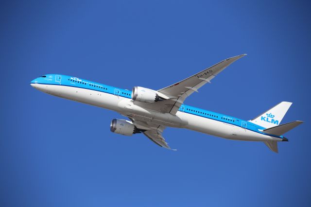 BOEING 787-10 Dreamliner (PH-BKD)