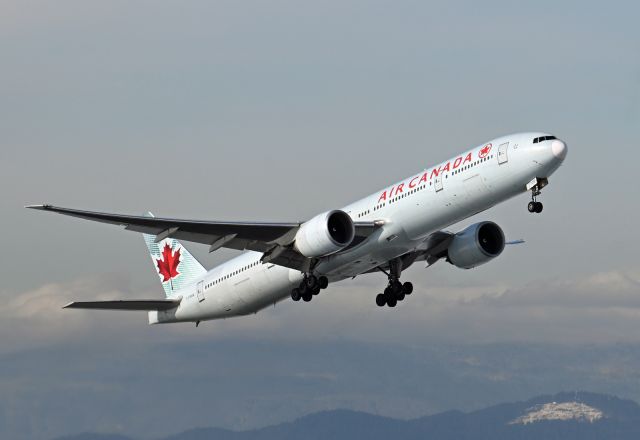 BOEING 777-300 (C-FRAM)