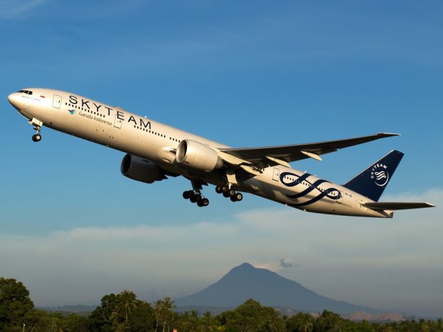 BOEING 777-300 (PK-GII)