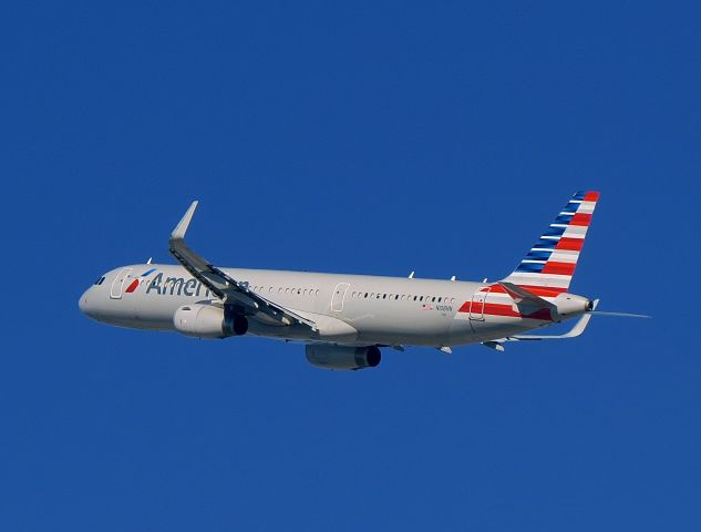 Airbus A321 (N108NN) - a rel=nofollow href=http://flightaware.com/live/flight/N108NN/history/20150201/1830Z/KLAX/KJFKhttps://flightaware.com/live/flight/N108NN/history/20150201/1830Z/KLAX/KJFK/a