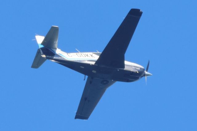 C-GDKK — - C-GDKK Aero Commander 112 TCA Survolant le fleuve St-Laurent QC. à Lavaltrie Le 29-09-2024 à 16:02.