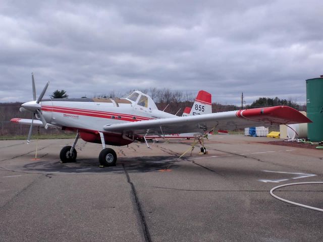 — — - Air Tractor AT-802 on the apron at KHZL