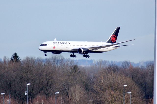 Boeing 787-9 Dreamliner (C-FRTW)