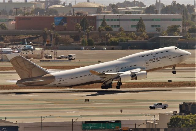 Boeing 747-400 (N322SG)