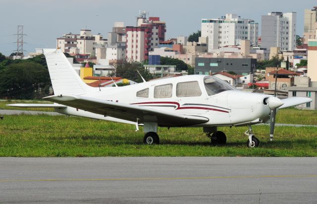 Piper Cherokee (PP-NEX)