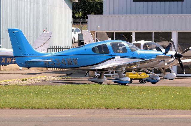 Cirrus SR-22 (N534MW)