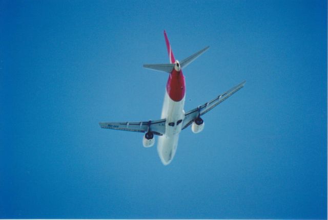 VH-TJL — - Qantas B737-476 departing off runway 12 Hobart.br /Serial number 24437