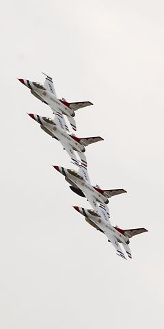 Lockheed F-16 Fighting Falcon — - McDill Air Show - Tampa - Thunderbirds