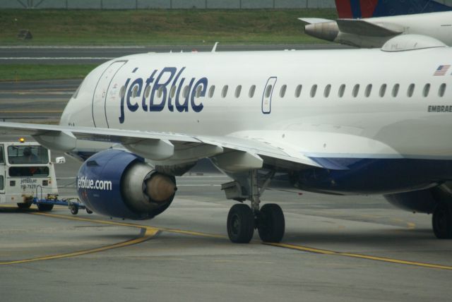 Embraer ERJ-190 (N178JB)