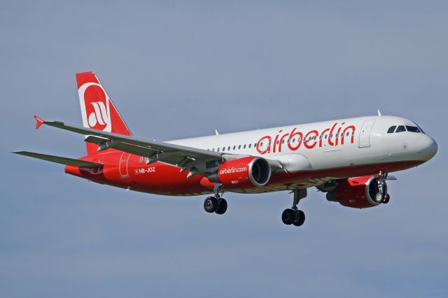 Airbus A320 (HB-JOZ) - "Air Berlin" livery