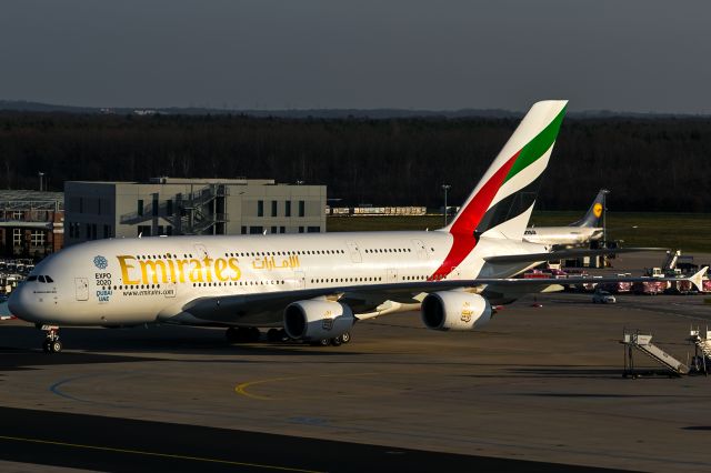 Airbus A380-800 (A6-EET)