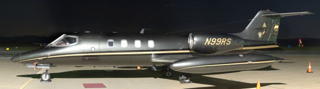 Learjet 35 (N99RS)