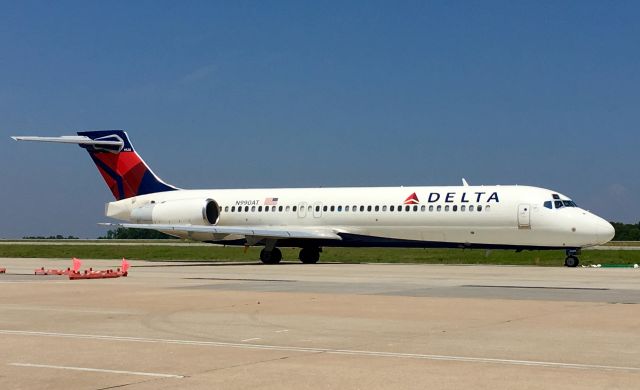 N990AT — - On a hot day at GSP.