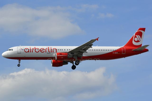 Airbus A321 (D-ABCB)