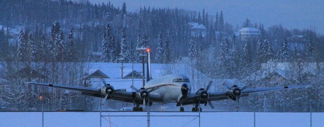 — — - Engines warmed up taxiing onto the active.